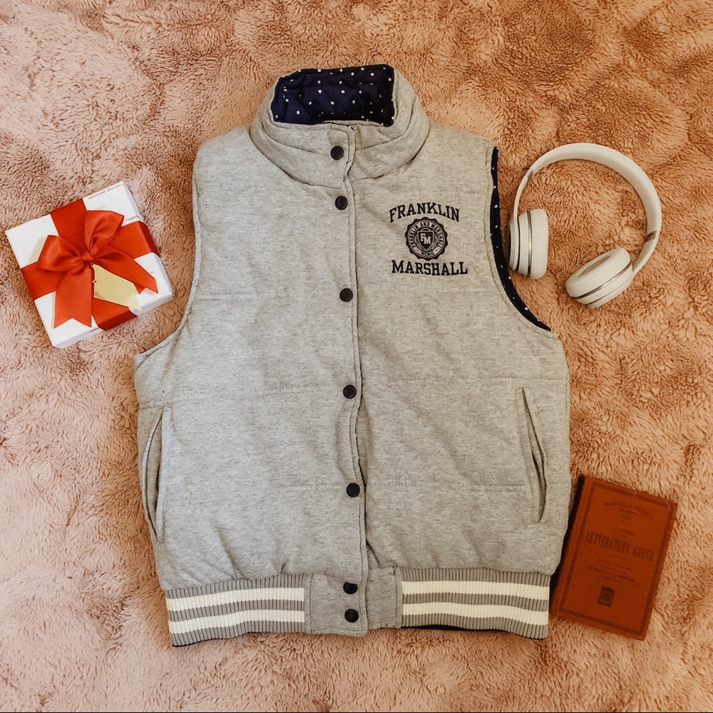 Reversible grey and polka dot vest